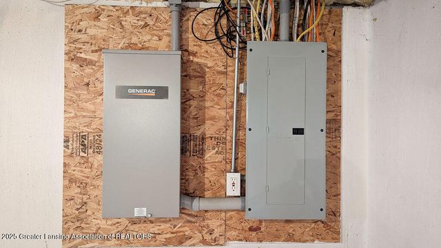 1147 Tamarack Trail, Charlotte, MI 48813