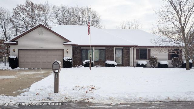 1147 Tamarack Trail, Charlotte, MI 48813