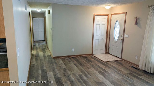 1147 Tamarack Trail, Charlotte, MI 48813