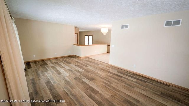 1147 Tamarack Trail, Charlotte, MI 48813