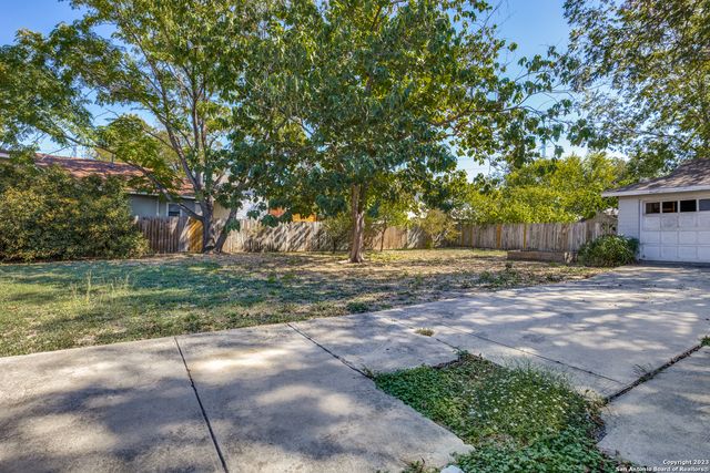 622 W Rosewood Ave, San Antonio, TX 78212