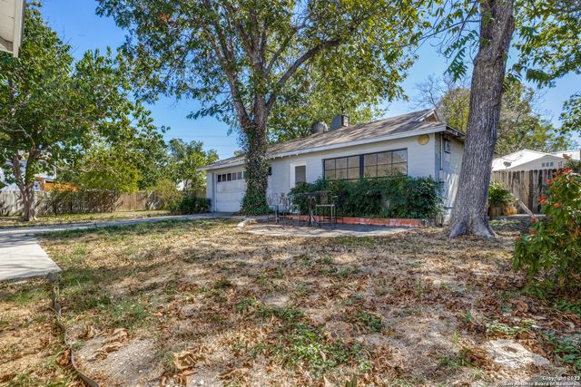 622 W Rosewood Ave, San Antonio, TX 78212
