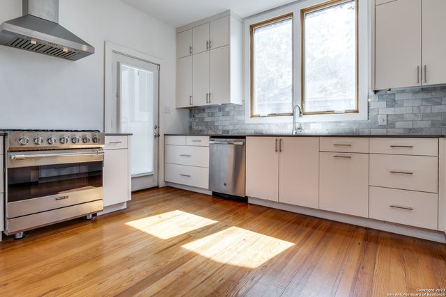 622 W Rosewood Ave, San Antonio, TX 78212