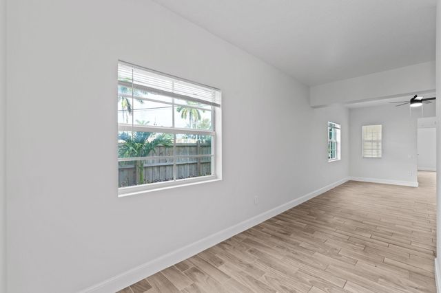 56 W 12th Street A, Riviera Beach, FL 33404