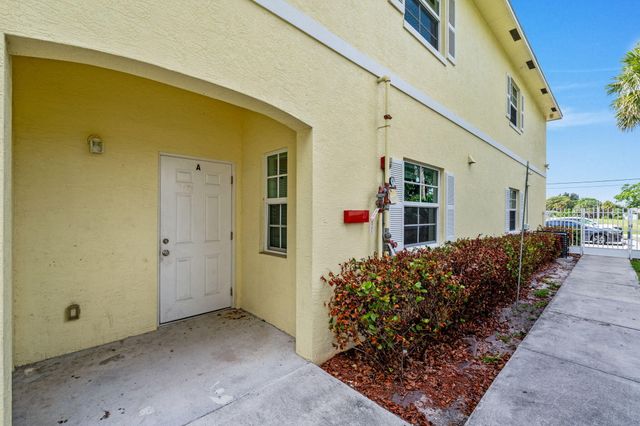 56 W 12th Street A, Riviera Beach, FL 33404