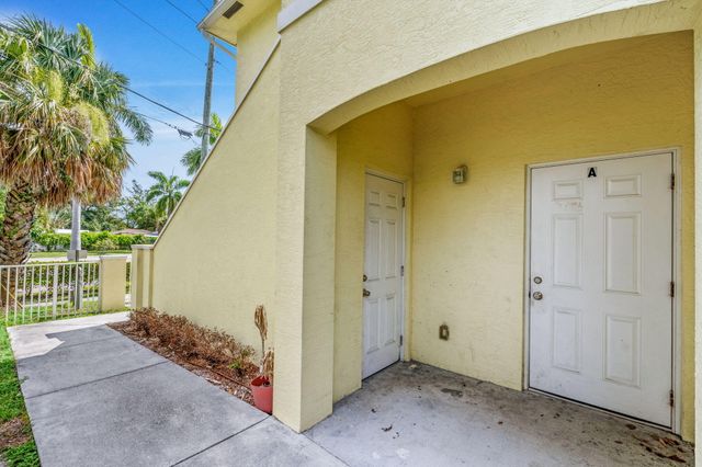 56 W 12th Street A, Riviera Beach, FL 33404