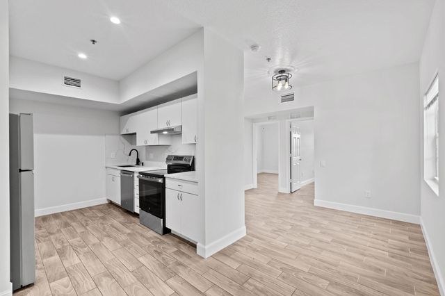 56 W 12th Street A, Riviera Beach, FL 33404