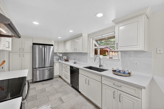 10380 Lockwood Drive, Cupertino, CA 95014