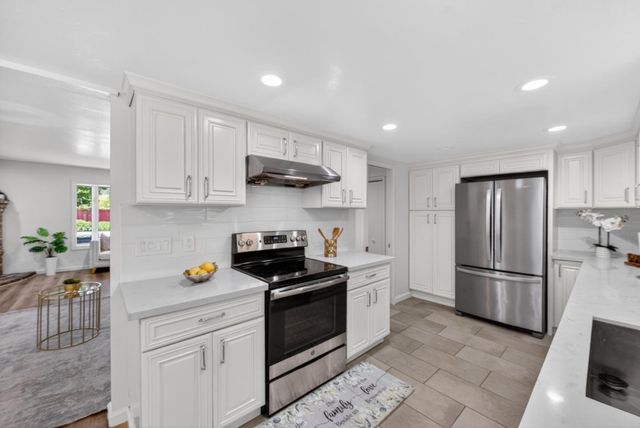 10380 Lockwood Drive, Cupertino, CA 95014