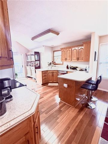 802 Redbud Drive, Paola, KS 66071