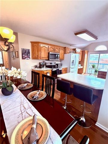 802 Redbud Drive, Paola, KS 66071