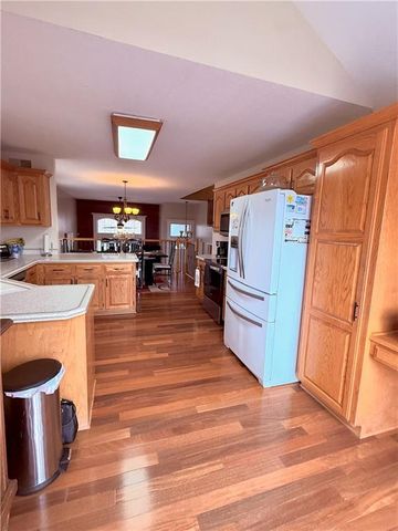 802 Redbud Drive, Paola, KS 66071