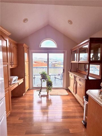 802 Redbud Drive, Paola, KS 66071