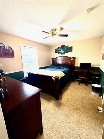 802 Redbud Drive, Paola, KS 66071