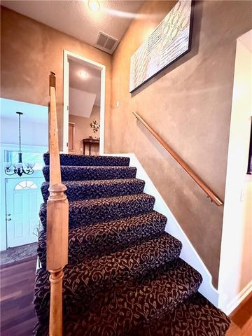 802 Redbud Drive, Paola, KS 66071