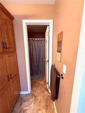 802 Redbud Drive, Paola, KS 66071