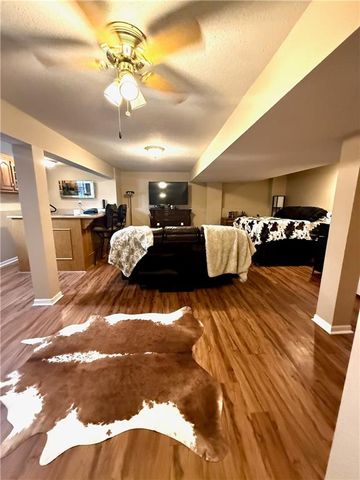 802 Redbud Drive, Paola, KS 66071