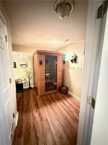 802 Redbud Drive, Paola, KS 66071