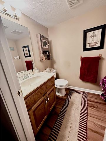 802 Redbud Drive, Paola, KS 66071