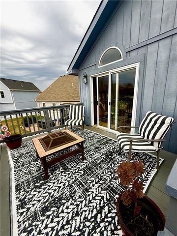 802 Redbud Drive, Paola, KS 66071