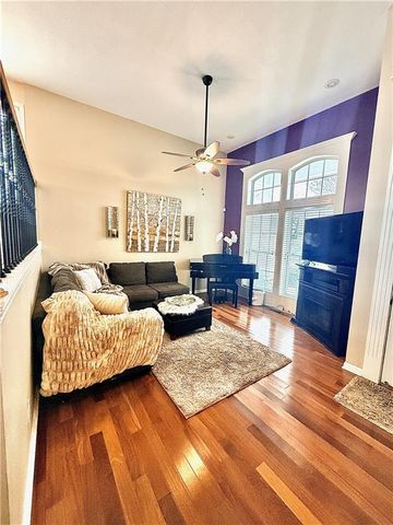 802 Redbud Drive, Paola, KS 66071