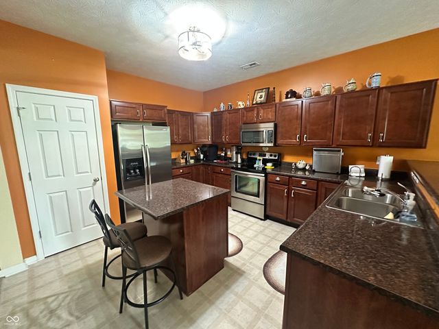 1075 Lazio Court, Greenwood, IN 46143