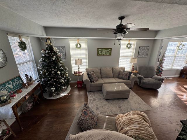 1705 Tyler Avenue, Aurora, MO 65605