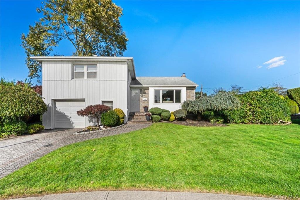 8 Temme Court, Plainview, NY 11803 — exterior