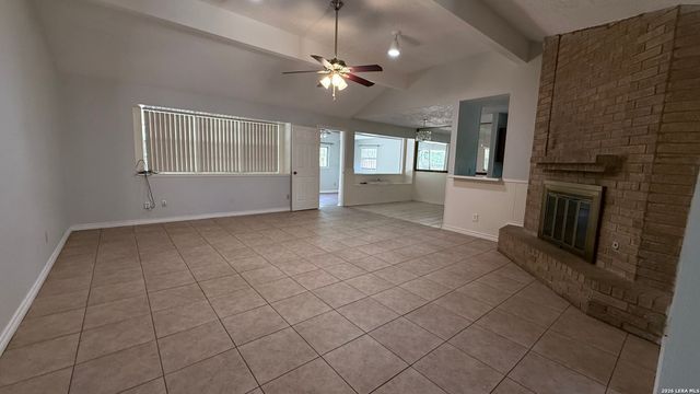 9039 WELLESLEY MANOR DR, San Antonio, TX 78240