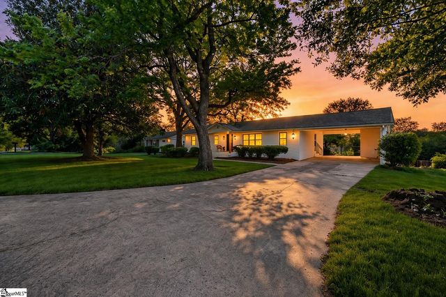 406 Rollingreen Road, Greenville, SC 29615