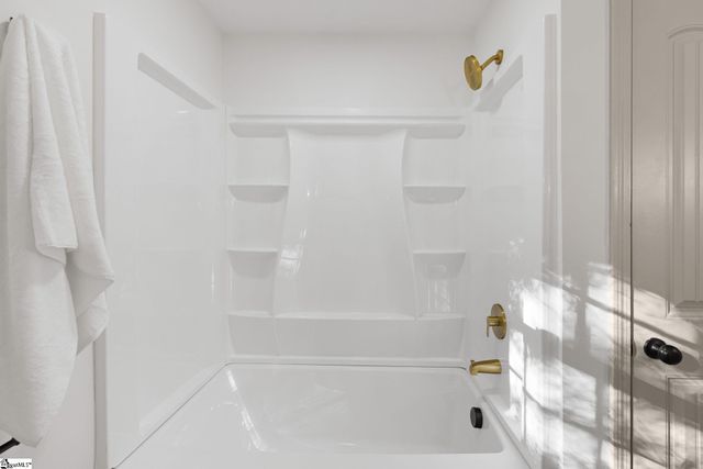 406 Rollingreen Road, Greenville, SC 29615