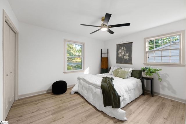 406 Rollingreen Road, Greenville, SC 29615