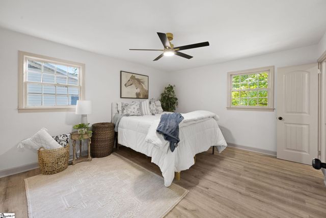 406 Rollingreen Road, Greenville, SC 29615