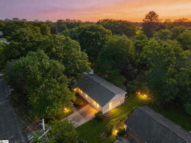 406 Rollingreen Road, Greenville, SC 29615