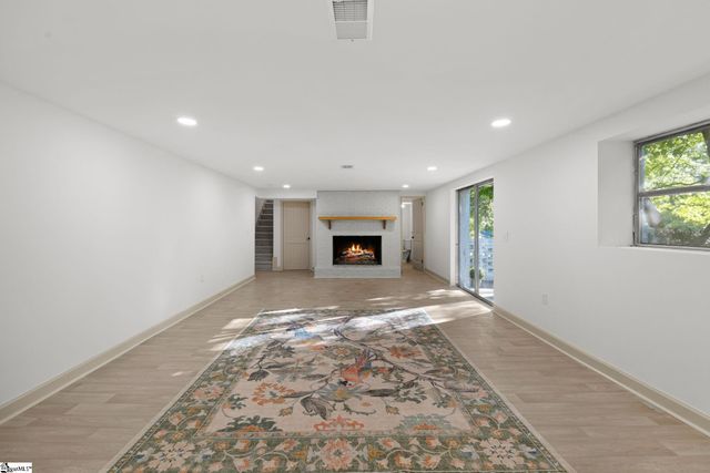 406 Rollingreen Road, Greenville, SC 29615