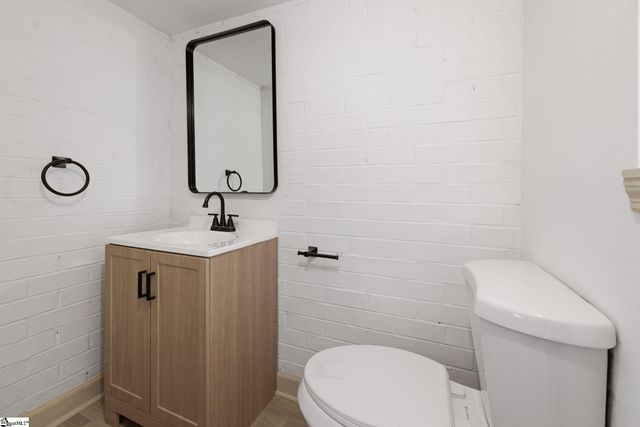 406 Rollingreen Road, Greenville, SC 29615