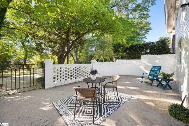 406 Rollingreen Road, Greenville, SC 29615