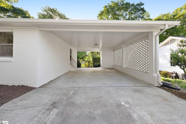 406 Rollingreen Road, Greenville, SC 29615