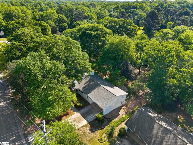 406 Rollingreen Road, Greenville, SC 29615