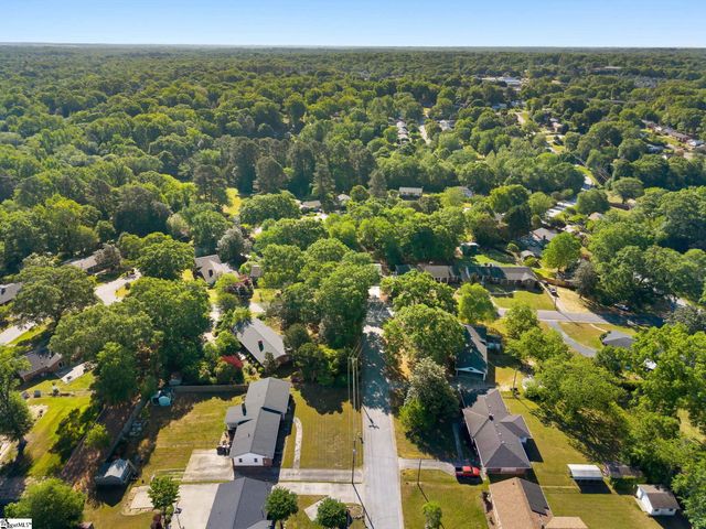 406 Rollingreen Road, Greenville, SC 29615