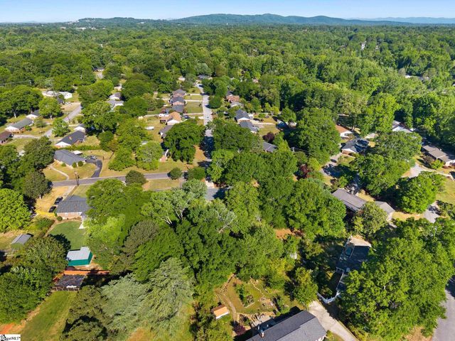 406 Rollingreen Road, Greenville, SC 29615