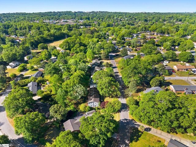 406 Rollingreen Road, Greenville, SC 29615