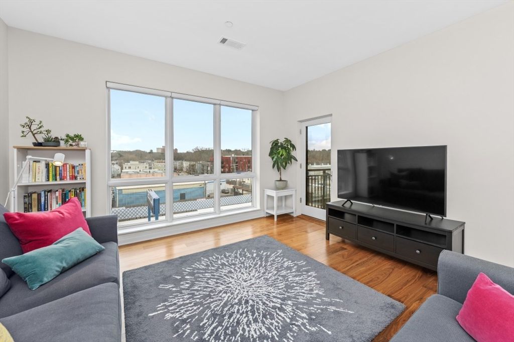 3531 Washington Street 417, Boston, MA 02130