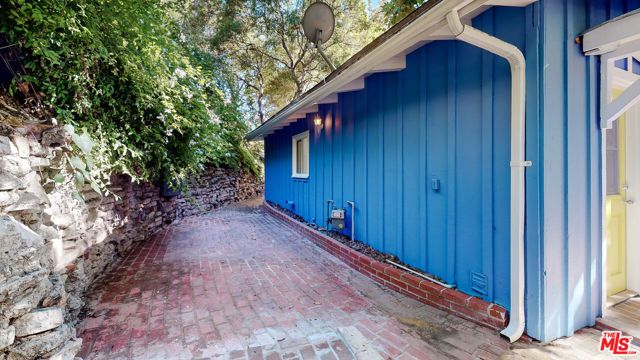 1414 N Beverly Glen Boulevard, Los Angeles, CA 90077