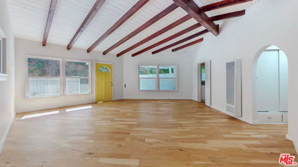 1414 N Beverly Glen Boulevard, Los Angeles, CA 90077