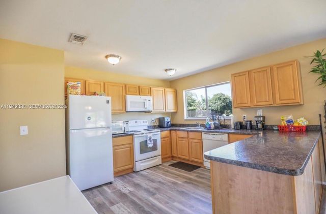 250 SW Homeland Rd, Port St. Lucie, FL 34953