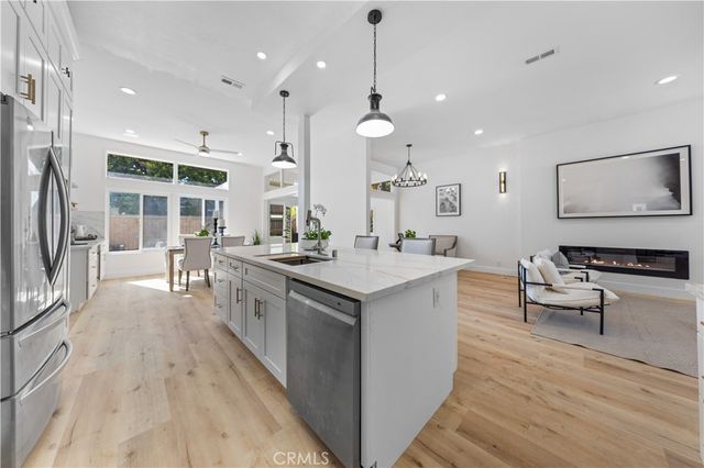 33 mann Street, Irvine, CA 92612