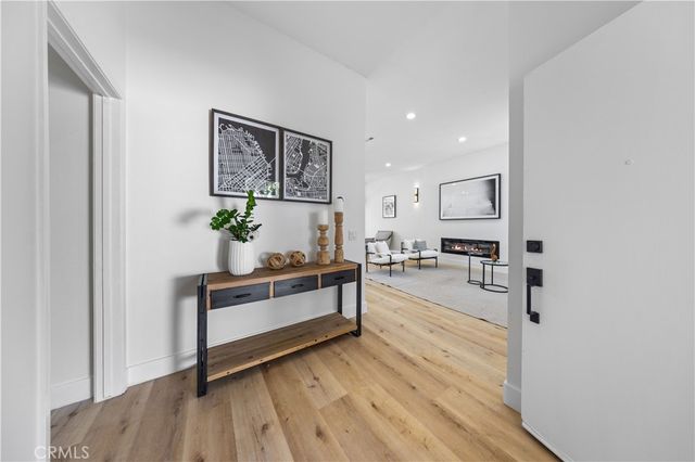 33 mann Street, Irvine, CA 92612