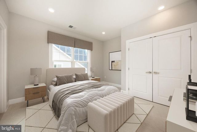 1147 SCULTHORPE DR, West Chester, PA 19380