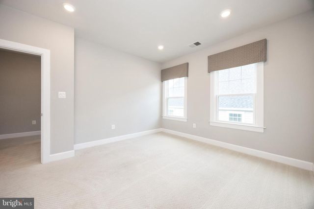 1147 SCULTHORPE DR, West Chester, PA 19380